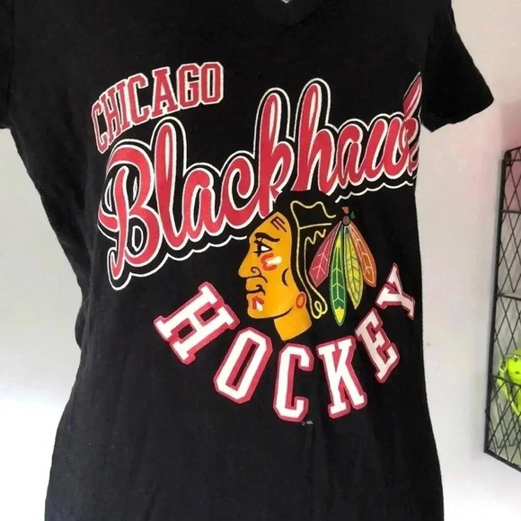 Chicago Blackhawks V Neck T-Shirt - Picture 2 of 7